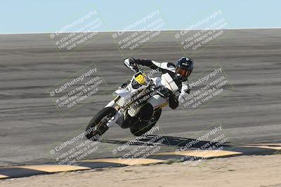 media/Oct-13-2025-Moto Forza (Mon) [[a66d839500]]/4-C Group/Session 2 (Bowl)/